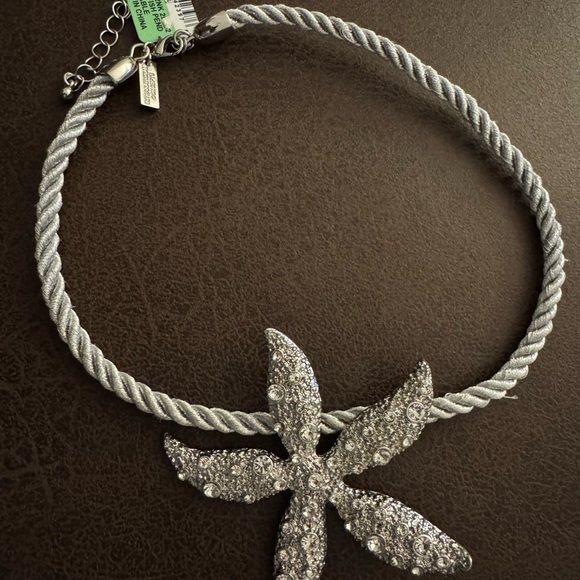 Inc Elegant Silver Starfish Pendant Necklace - Picture 3 of 6